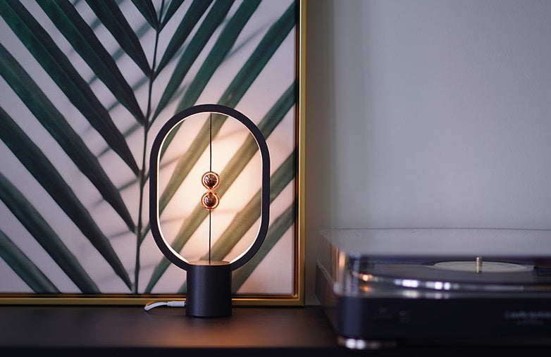 Candeeiro de mesa LED com interruptor magnético