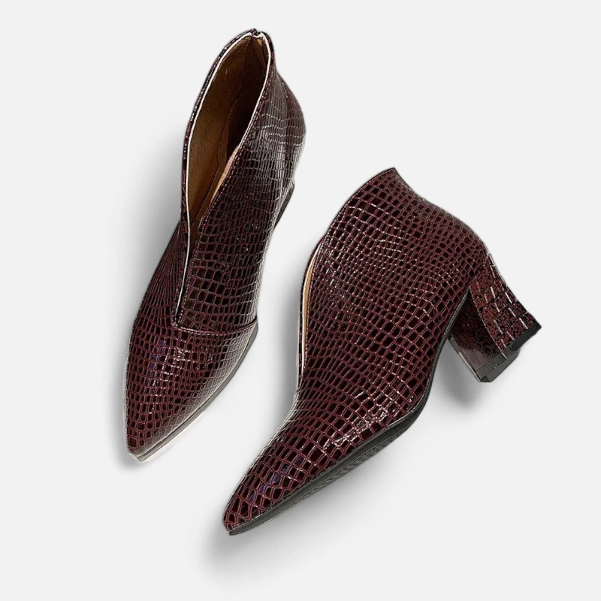 Moritz™ | Botines de charol con corte en V para mujer